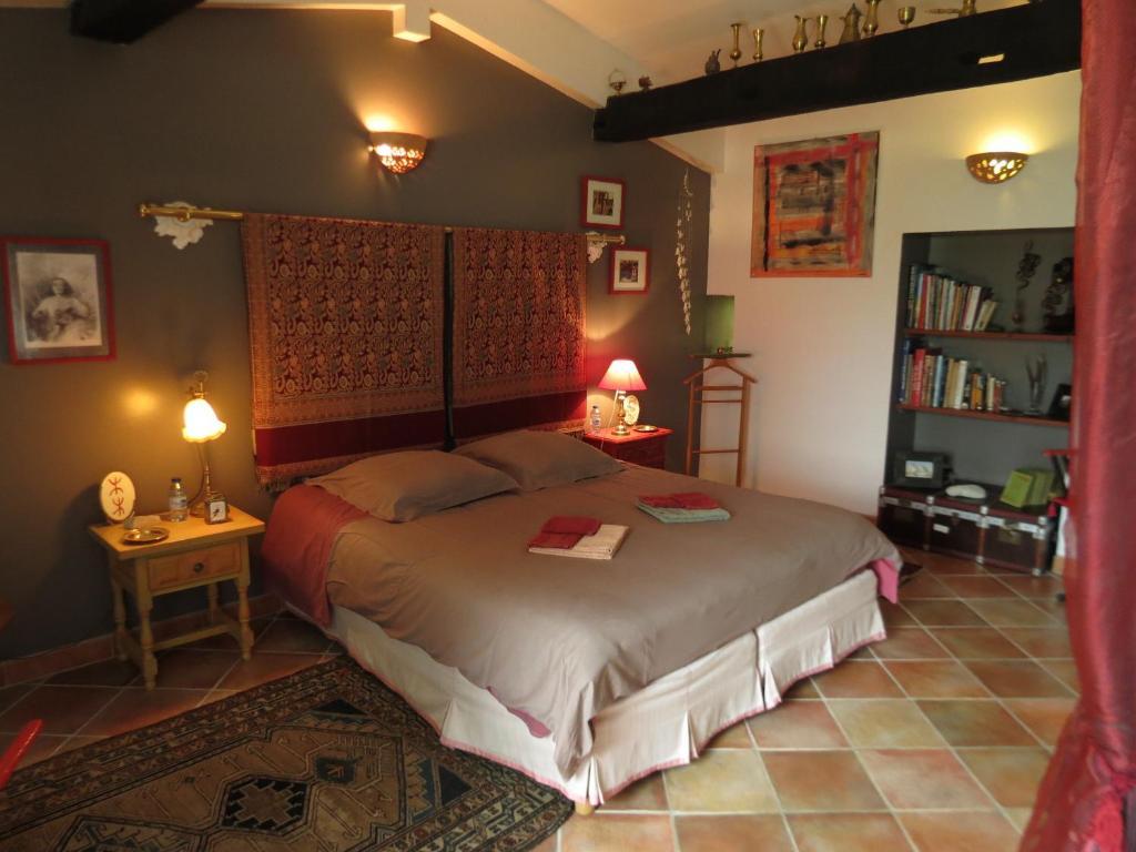 La Claverie Sainte-Radegonde-des-Noyers Номер фото